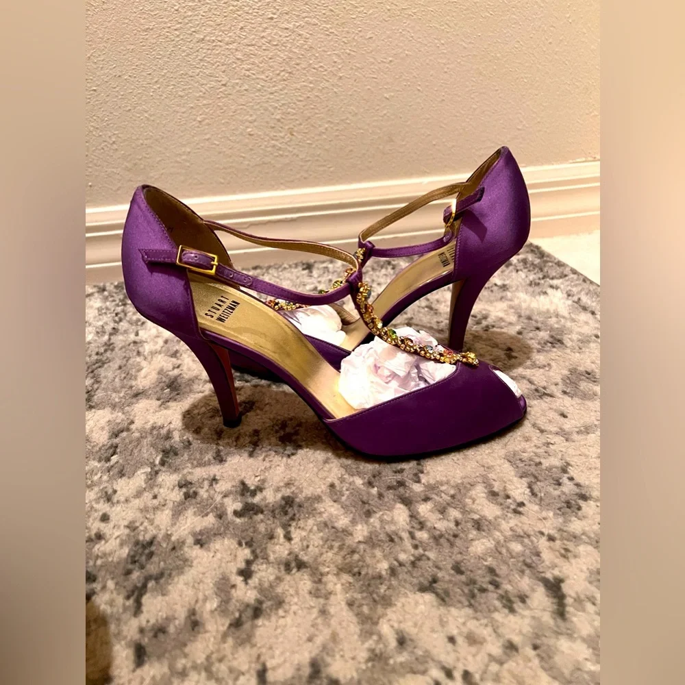 Stuart Weitzman Plum Satin Fabulosity Pumps. Size 8 - Picture 3 of 14